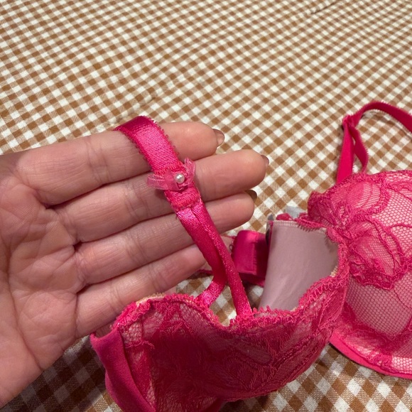 Victoria’s Secret Pink Lace Bra with Underwire - Picture 3 of 5